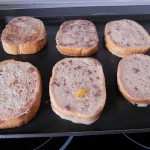 Ponéis las tostadas encima