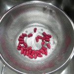 Escurrimos un puñado de judías rojas