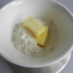 Añadimos la mantequilla a temperatura ambiente