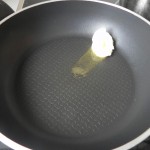 Ponemos la mantequilla en la sartén