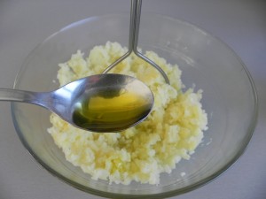 Añadimos las dos o ytes cucharaditas de aceite de oliva