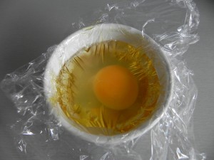 Añadimos el huevo con cuidado