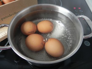 Cocemos los huevos 6 minutos exactos